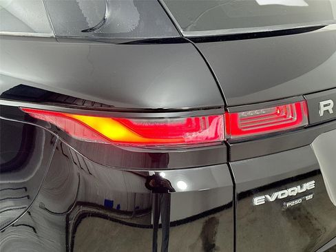 Used 2020 Land Rover Range Rover Evoque SE image 40