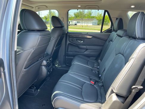 Used 2025 Honda Pilot Elite image 13