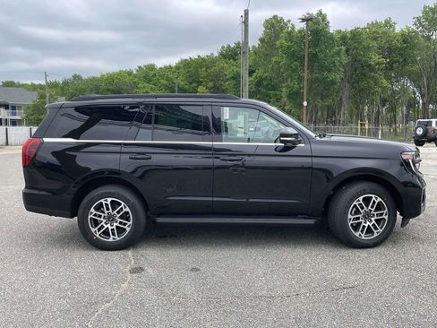 New 2026 Ford Expedition Active RWD image 2