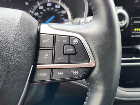 Used 2021 Toyota Highlander Platinum AWD/4WD image 23