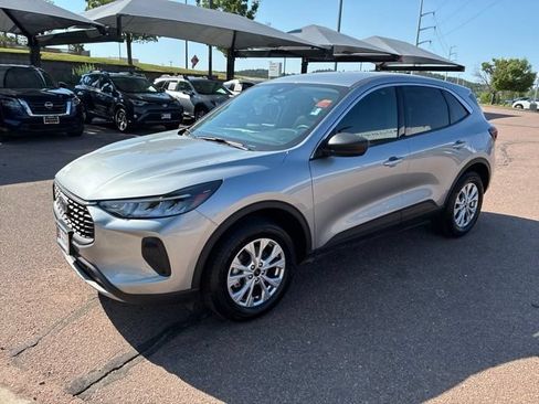 Used 2024 Ford Escape Active AWD/4WD image 3