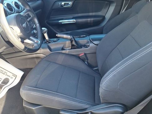 Used 2016 Ford Mustang Coupe image 7