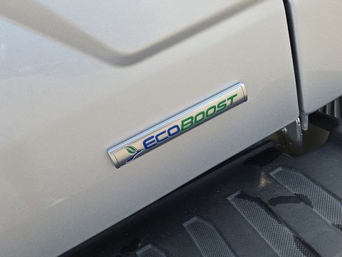 Used 2018 Ford F150 Lariat w/ Equipment Group 502A Luxury image 14