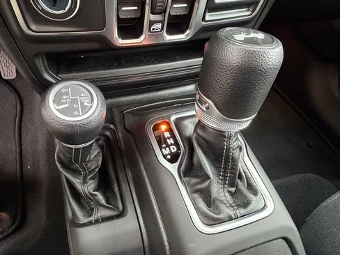 Certified 2025 Jeep Wrangler Sahara 4xe w/ Safety Group image 27