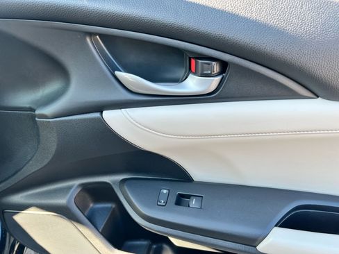 Used 2019 Honda Insight Touring image 17