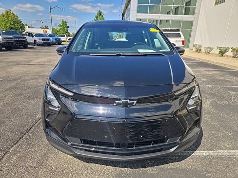 Used 2023 Chevrolet Bolt LT w/ Infotainment Package FWD image 3