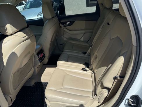Used 2018 Audi Q7 3.0T Prestige AWD/4WD image 10