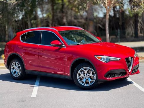 Used 2019 Alfa Romeo Stelvio RWD image 2