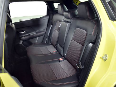 Used 2025 Nissan Kicks SR image 19