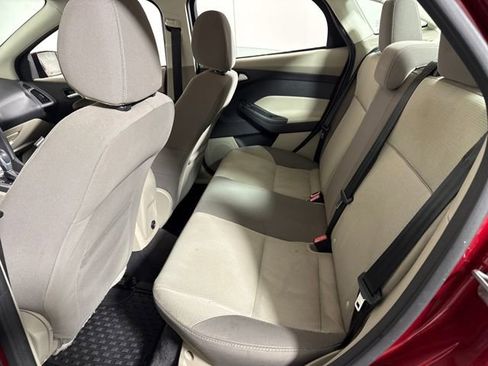 Used 2014 Ford Focus SE FWD image 14