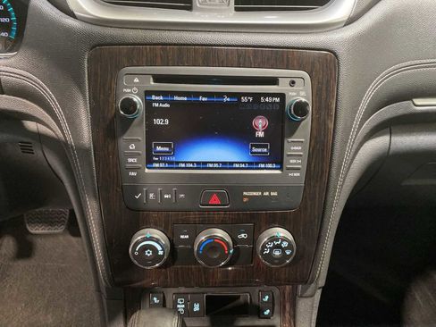 Used 2016 Chevrolet Traverse LT w/ Style and Technology Package image 16