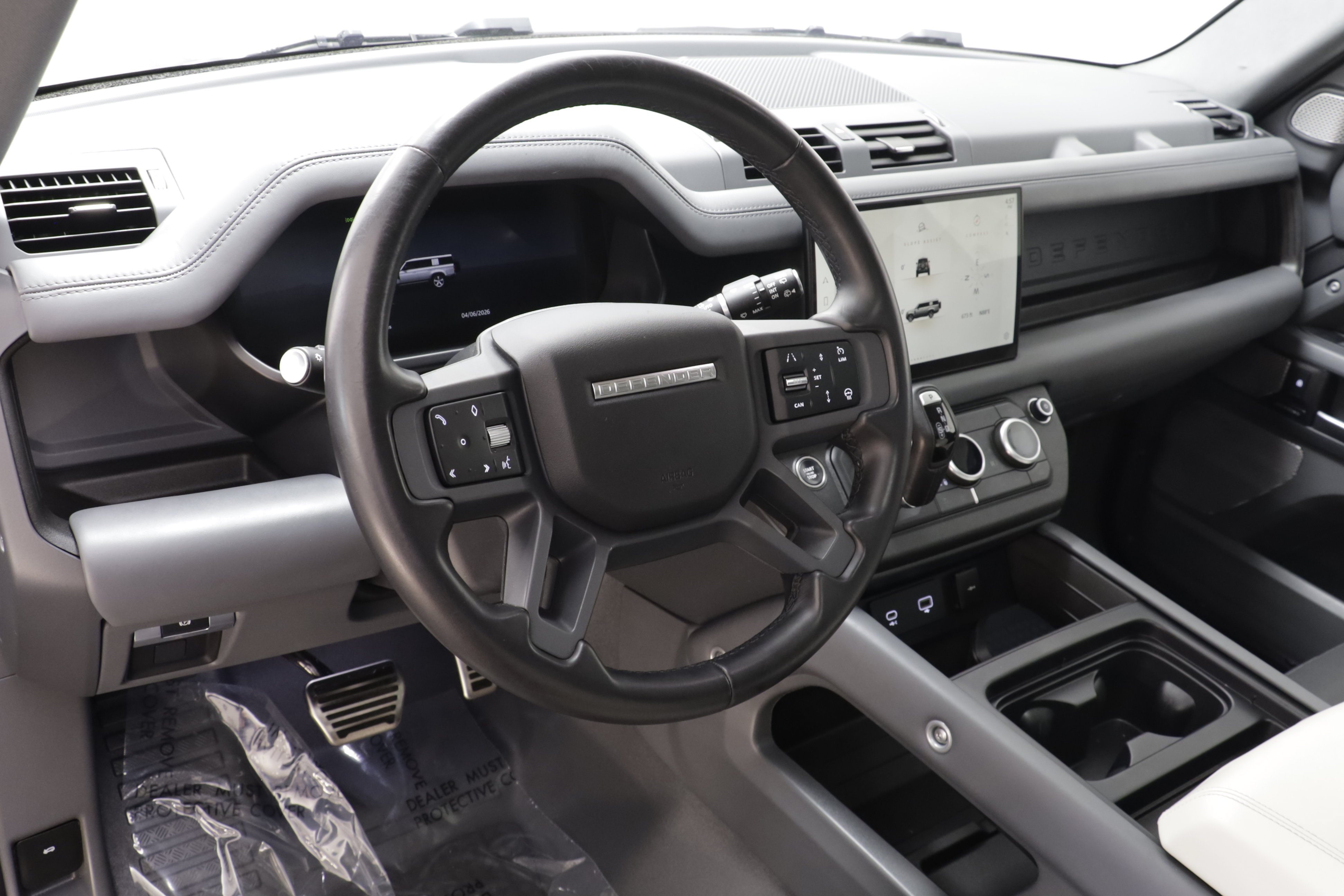 Used 2024 Land Rover Defender 130 X-Dynamic SE AWD/4WD image 7
