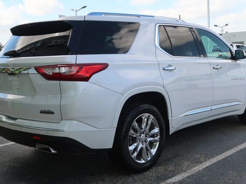 Used 2021 Chevrolet Traverse High Country FWD image 14