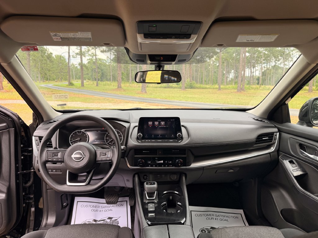 Used 2024 Nissan Rogue SV FWD image 14