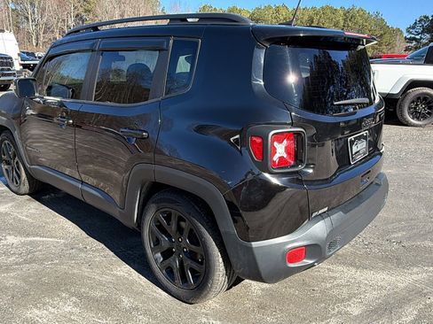 Used 2018 Jeep Renegade Altitude w/ UConnect 8.4 Nav Group image 10