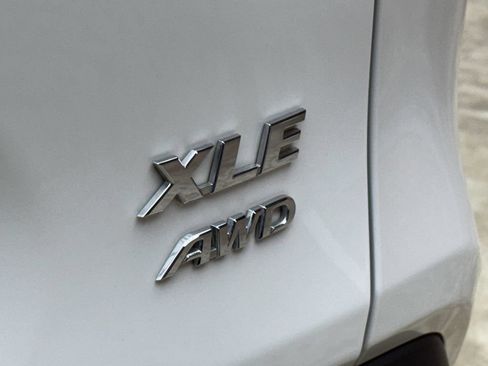 Used 2023 Toyota RAV4 XLE Premium AWD/4WD image 5