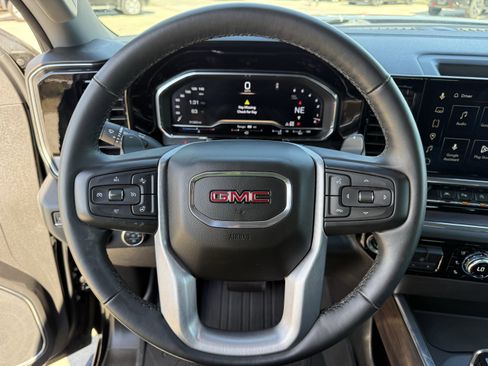 Used 2024 GMC Sierra 1500 SLT image 14