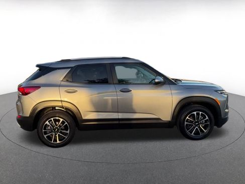 Used 2025 Chevrolet TrailBlazer LT image 16