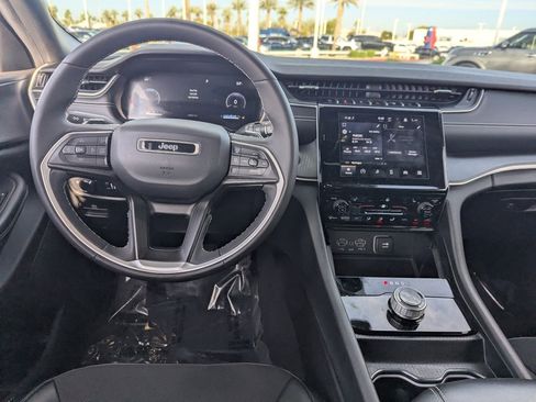 Used 2023 Jeep Grand Cherokee L Altitude image 17