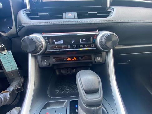 Used 2025 Toyota RAV4 LE AWD/4WD image 18