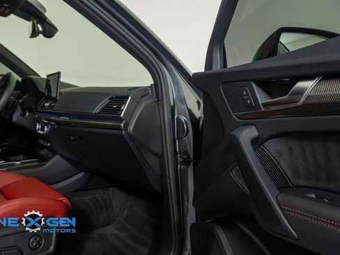 Used 2024 Audi SQ5 Prestige image 38