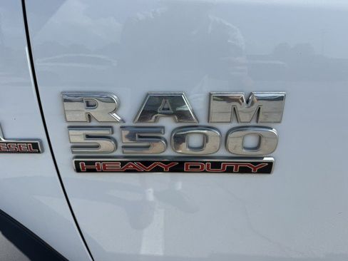 Used 2018 RAM 5500 Tradesman w/ Power & Remote Entry Group RWD image 17