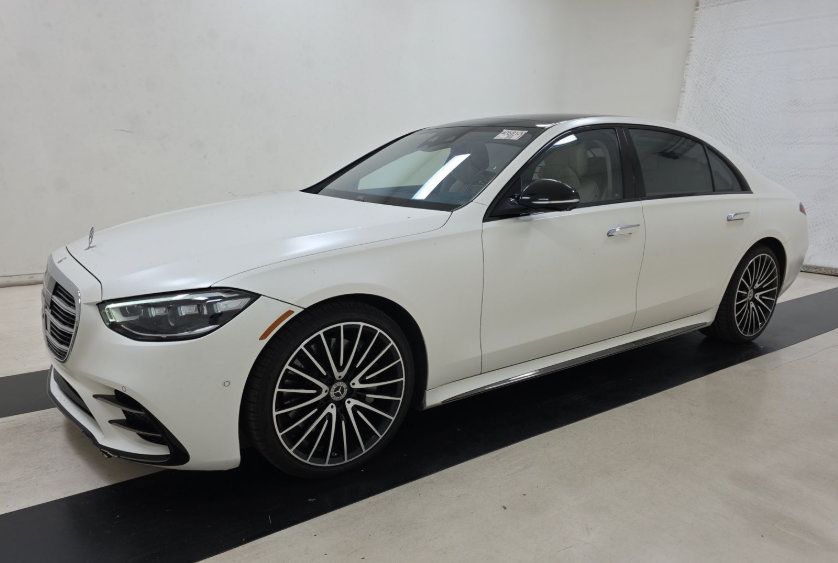 Used 2023 Mercedes-Benz S 580 4MATIC Sedan image 2