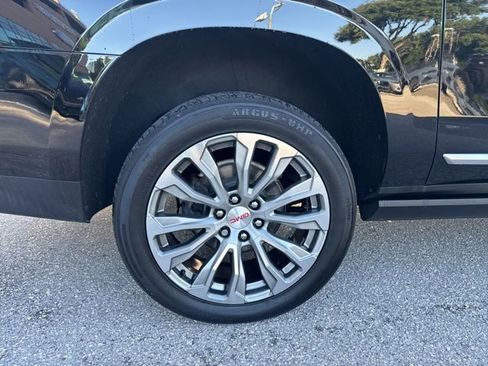Used 2021 GMC Yukon XL Denali w/ Denali Ultimate Package AWD/4WD image 16