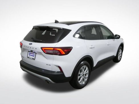 Used 2026 Ford Escape Active w/ Cold Weather Package AWD/4WD image 3