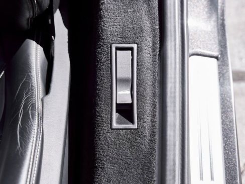 Used 2018 Ferrari 488 Spider image 40