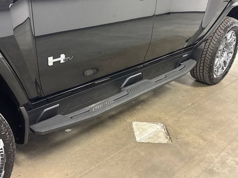 New 2026 GMC Hummer EV 4x4 Crew Cab image 11
