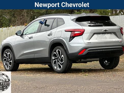 New 2026 Chevrolet Trax RS w/ Sunroof Package image 7