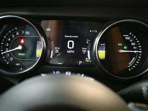 Used 2022 Jeep Wrangler Unlimited Sahara image 43