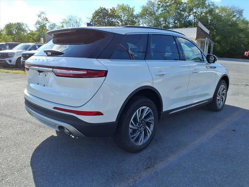 New 2025 Lincoln Corsair AWD w/ Equipment Group 101A image 3