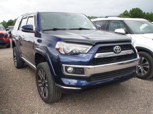 Used 2016 Toyota 4Runner Limited AWD/4WD image 3