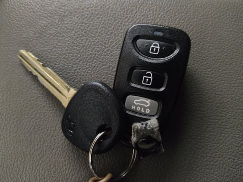 Used 2020 Hyundai Elantra SEL FWD image 32