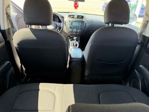 Used 2016 Kia Soul + FWD image 20