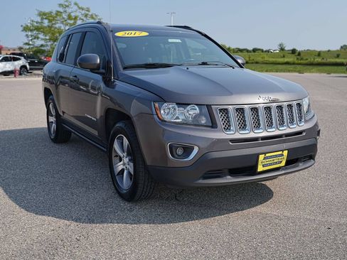 Used 2017 Jeep Compass High Altitude AWD/4WD image 3