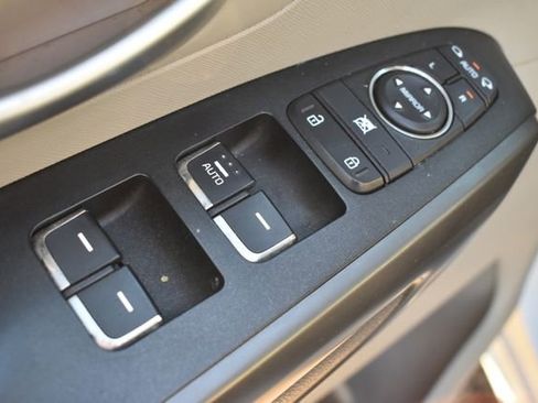 Used 2016 Kia Sedona LX w/ Option Group 020 image 19