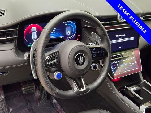 Used 2025 Maserati Grecale Modena image 36