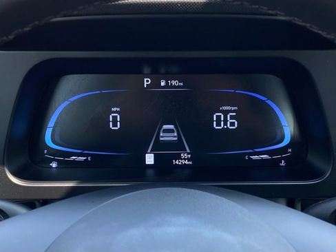 Used 2025 Hyundai Elantra Sport image 11