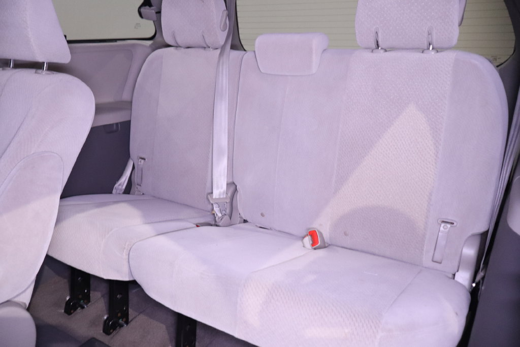 Used 2012 Toyota Sienna LE FWD image 27