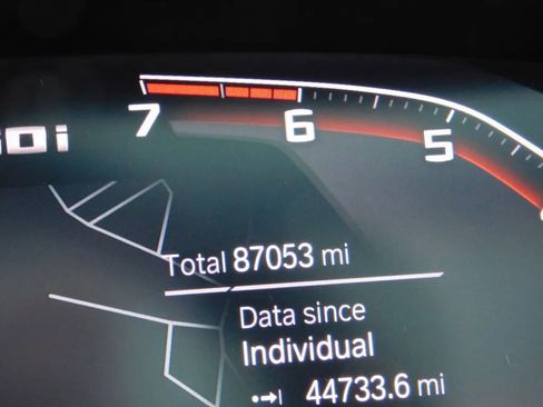 Used 2021 BMW X5 M50i w/ Premium Package image 29