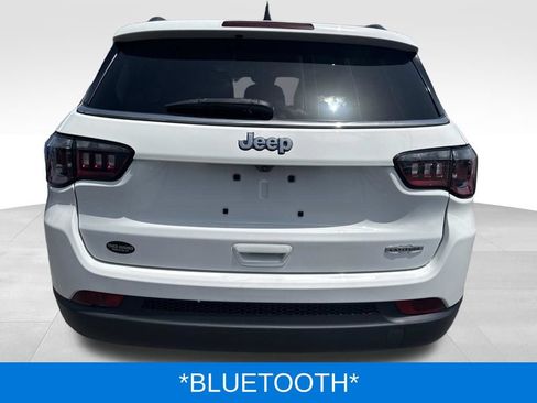 Used 2022 Jeep Compass Latitude w/ Convenience Group FWD image 6