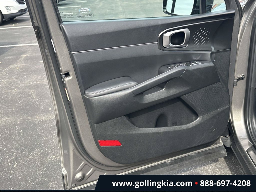 Certified 2025 Kia Sorento EX w/ EX Panoramic Sunroof Package AWD/4WD image 16