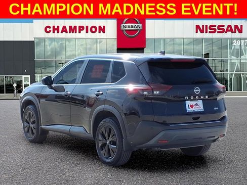 Used 2023 Nissan Rogue SV image 5