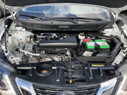 Used 2018 Nissan Rogue SV image 11