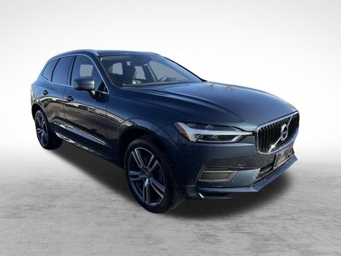 Used 2020 Volvo XC60 T6 Momentum image 4