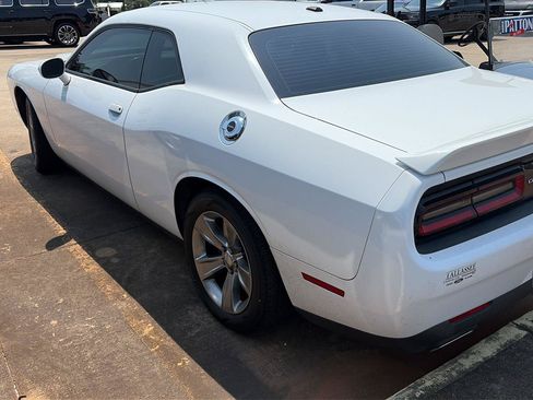 Used 2020 Dodge Challenger SXT RWD image 2
