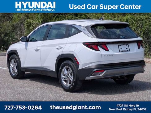 Used 2025 Hyundai Tucson SE FWD image 3